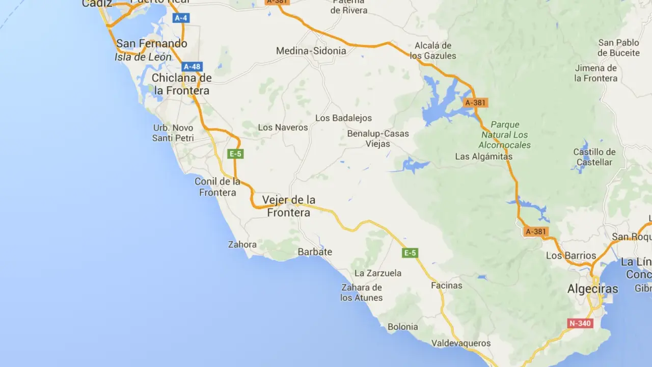 Karte von Andalusien mit bekannten Surfspots Spanien. Die Küstenregion um Cádiz, Conil und Vejer de la Frontera ist markiert.