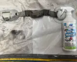 Schlauchbootpflege: Vorher-Nachher-Vergleich zeigt die Wirkung von "New Magic". Ein Hausmittel für strahlende Sauberkeit.