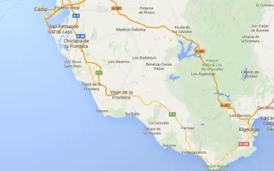 Karte von Andalusien mit bekannten Surfspots Spanien. Die Küstenregion um Cádiz, Conil und Vejer de la Frontera ist markiert.