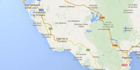 Karte von Andalusien mit bekannten Surfspots Spanien. Die Küstenregion um Cádiz, Conil und Vejer de la Frontera ist markiert.